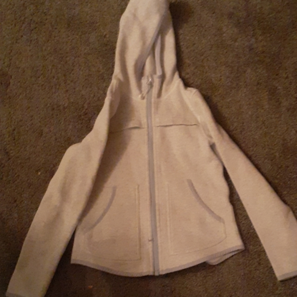 Ivivva sweater size 7
